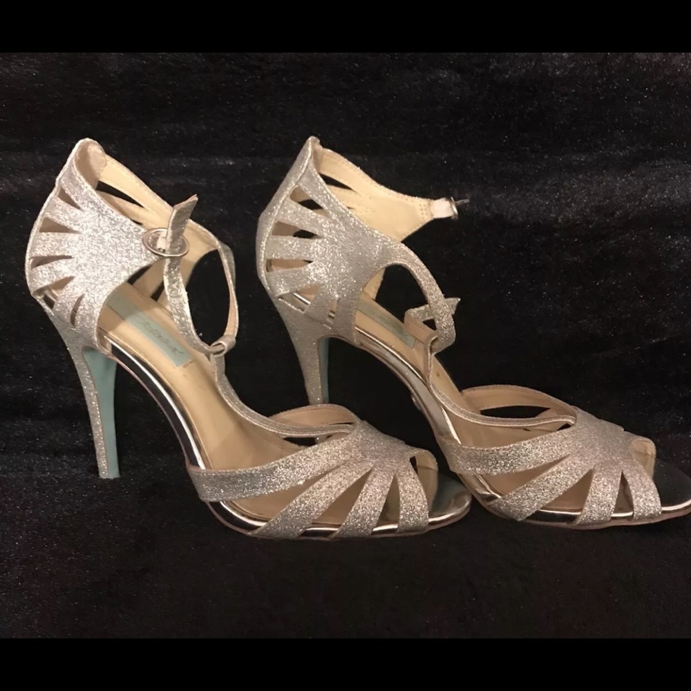 Blue by Betsey Johnson silver heels size 7.5